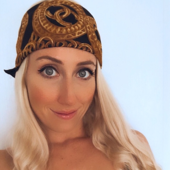 Authentic Chanel vintage scarf - Picture 5 of 11